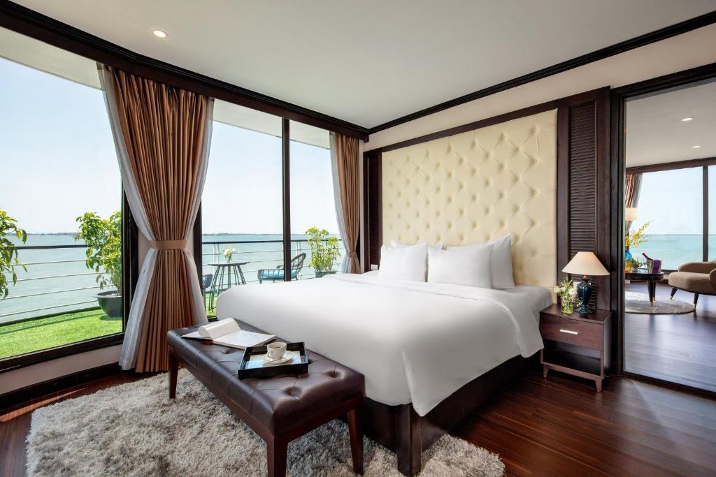 Du Thuyền Mon Cheri Lan Ha Bay 2 Ngày 1 Đêm