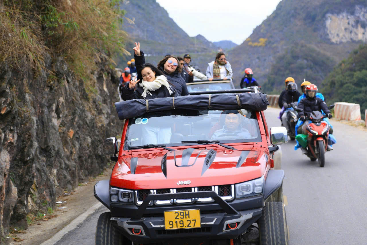 Tour Hà Giang Trọn Gói 4 Ngày 3 Đêm Bằng Xe Jeep